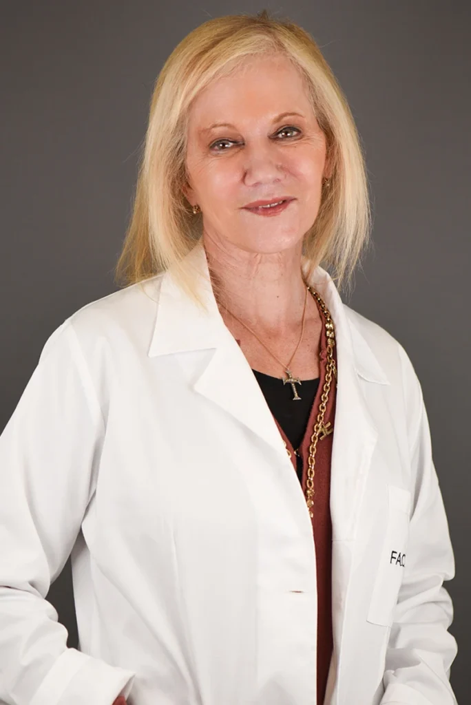Facial - Dra. Maria José Rocha Ferreira (Médica mestrada em Medicina Anti-Envelhecimento)